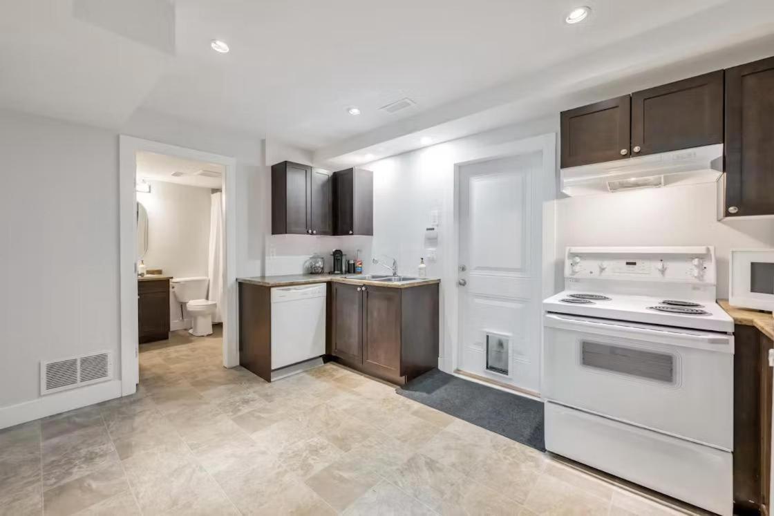 Private 1 Bedroom In Brookswood Langley Luaran gambar